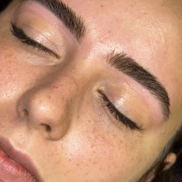 Débora Vicêncio - Almada - Skin Cleansing