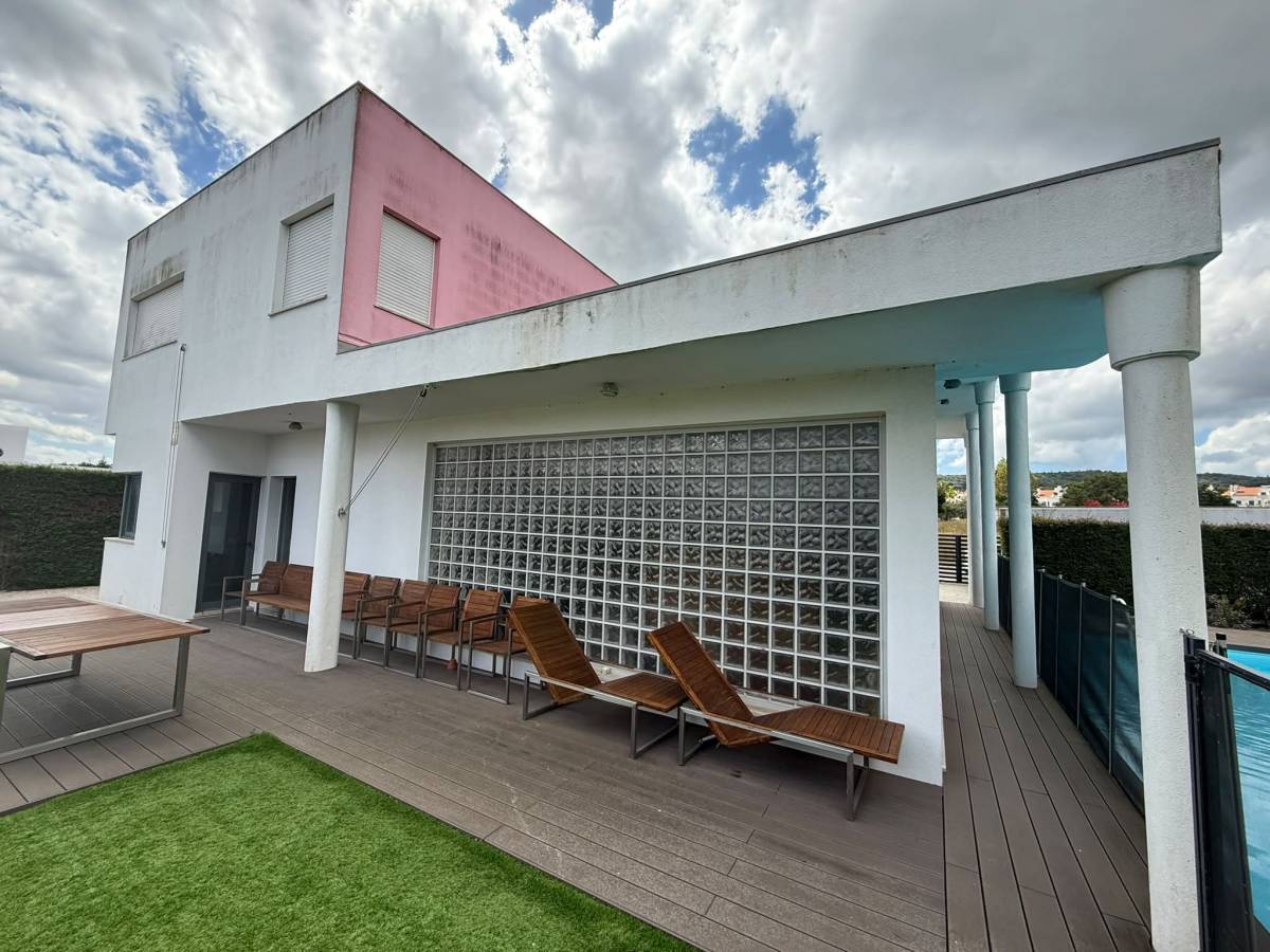 Act4impact - Amadora - Reparação e Texturização de Paredes de Pladur