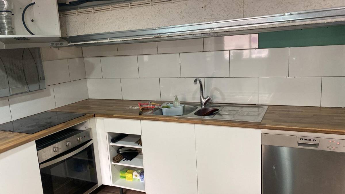 Sou profissional da construção civil com mais de 10 anos de experiência. Atuo em toda a região do Algarve, com sede em Albufeira, prestando serviços d - Silves - Stair and Staircase Repair
