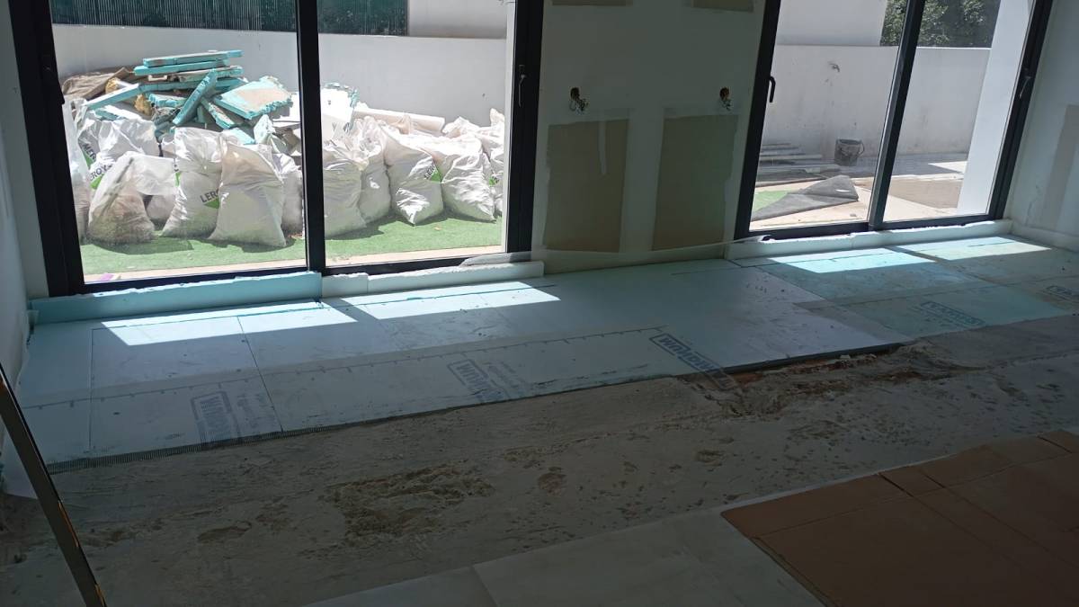 Sou profissional da construção civil com mais de 10 anos de experiência. Atuo em toda a região do Algarve, com sede em Albufeira, prestando serviços d - Silves - Drywall Installation and Hanging