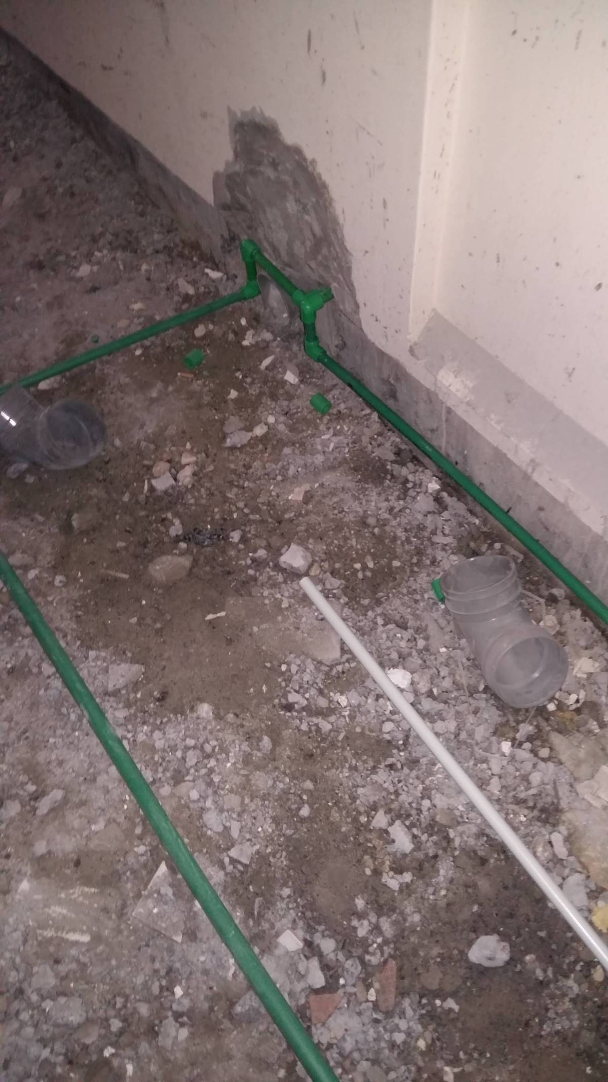 Obras de acabamentos, canalização, instalações electrónica - Lisboa - Corte de Betão