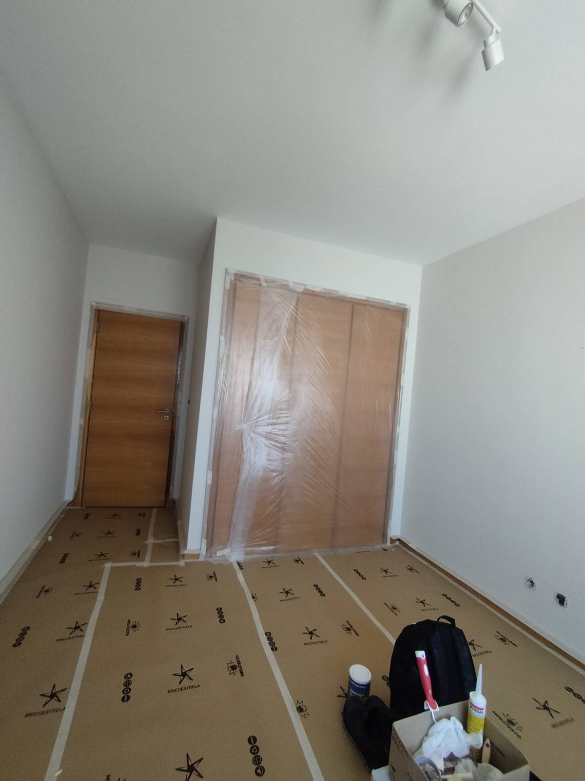 LBP REMODELAÇÃO E CONSTRUÇÃO - Cascais - Revestimento de Parede em Madeira
