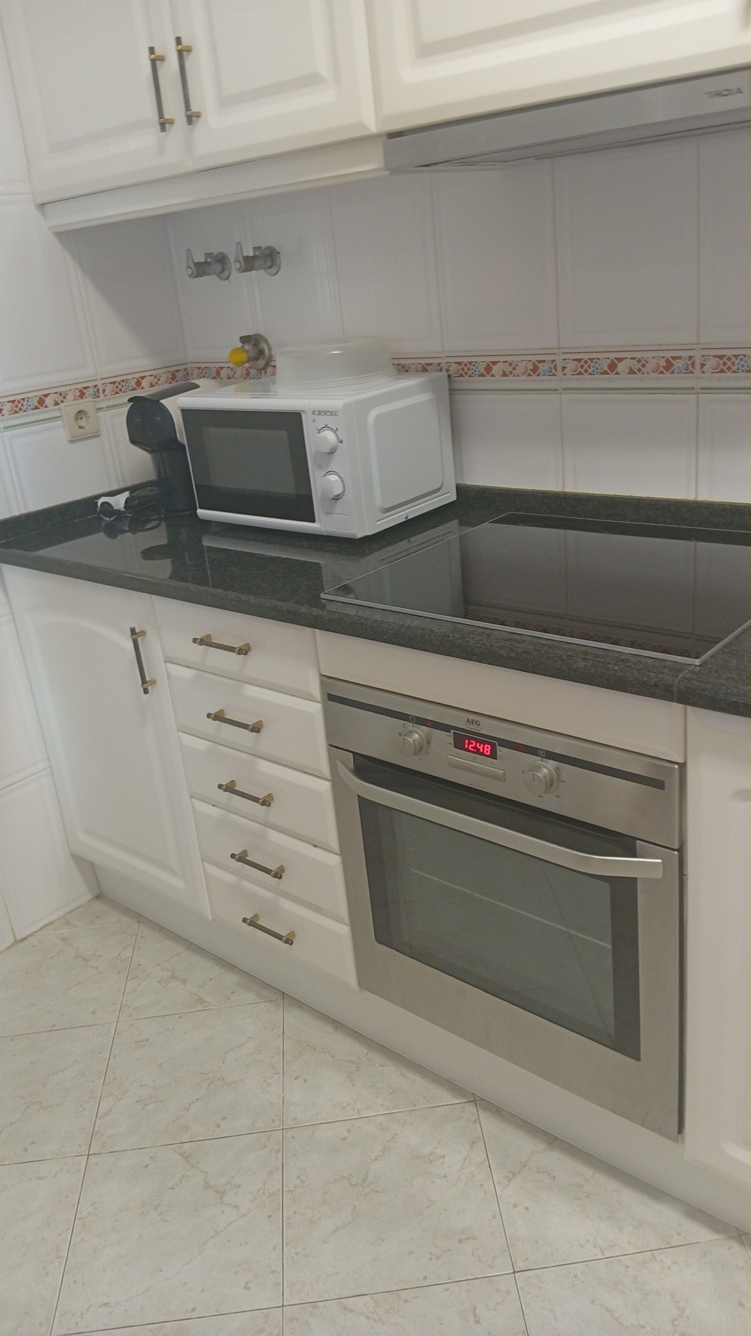 Isa - Silves - Garage Cleaning