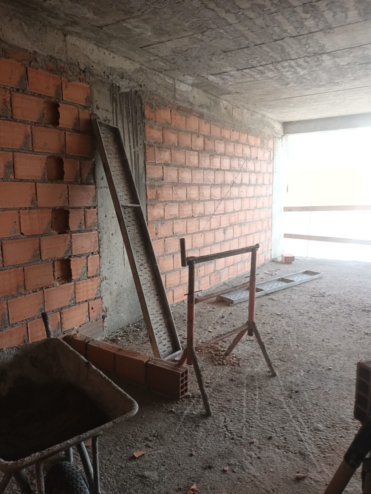 Cristiana Ladrilhos & Construção - Palmela - Dachreinigung