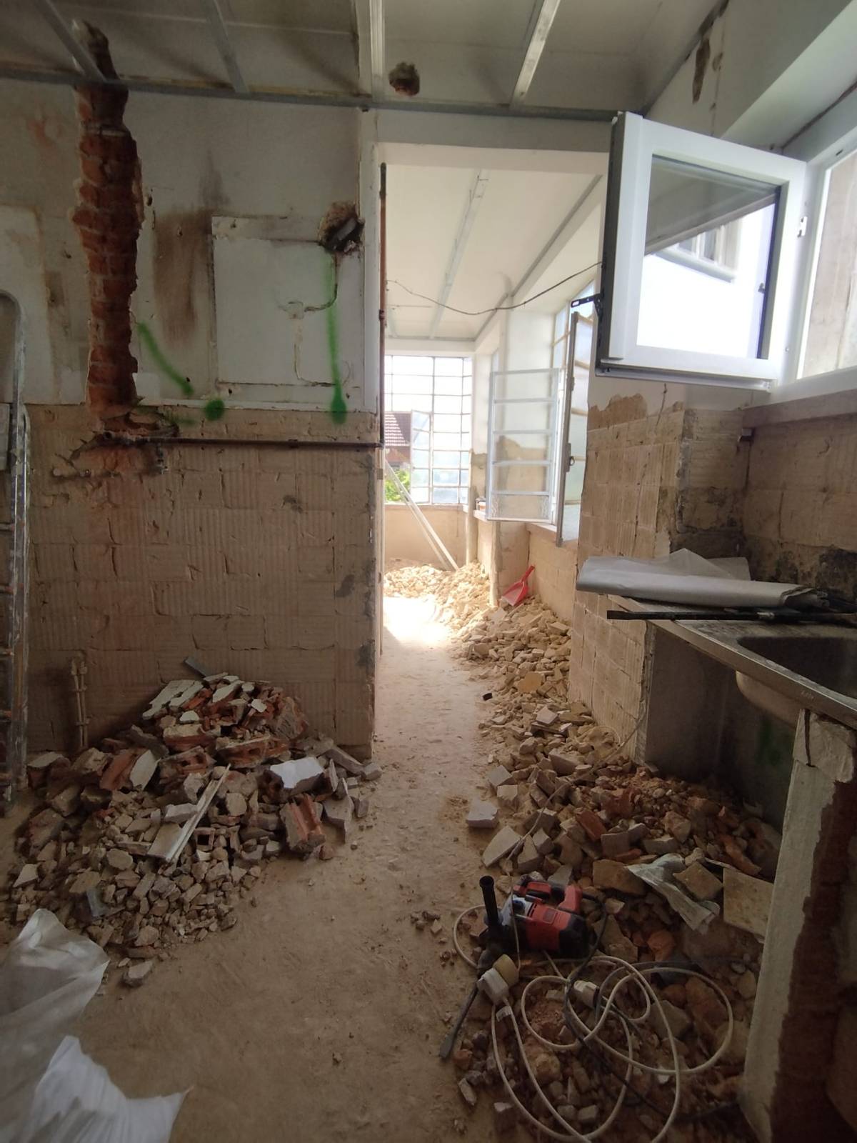 LBP REMODELAÇÃO E CONSTRUÇÃO - Cascais - Pintura de Interiores