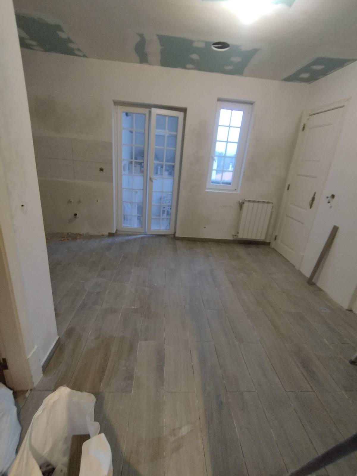 LBP REMODELAÇÃO E CONSTRUÇÃO - Cascais - Reparação ou Substituição de Pavimento Vinílico ou Linóleo