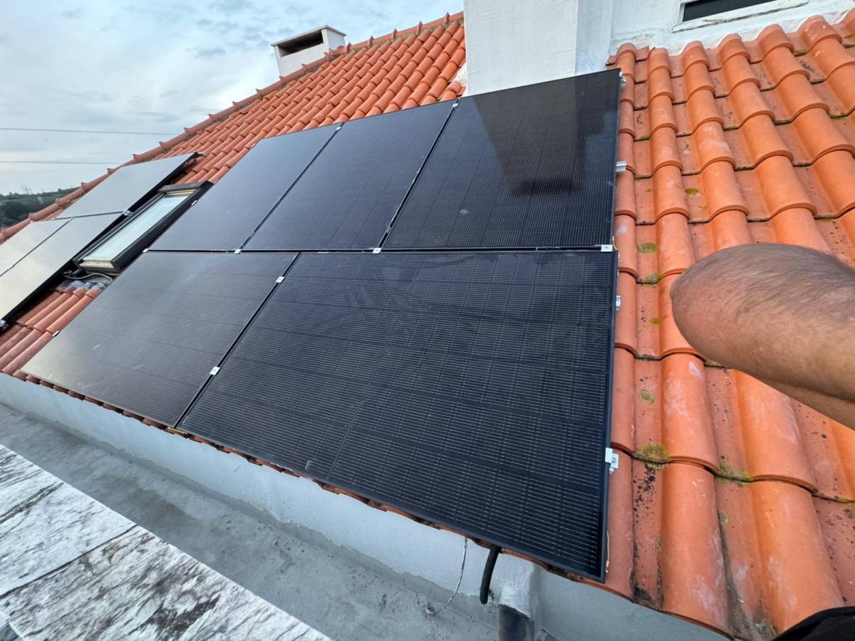 Gil Jesus Eletricista - Lagoa - Switch and Outlet Repair