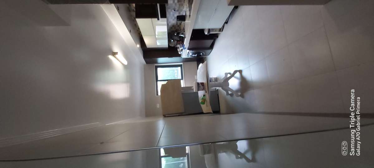 Gabriel Primera - Lisboa - Stone or Tile Flooring Installation
