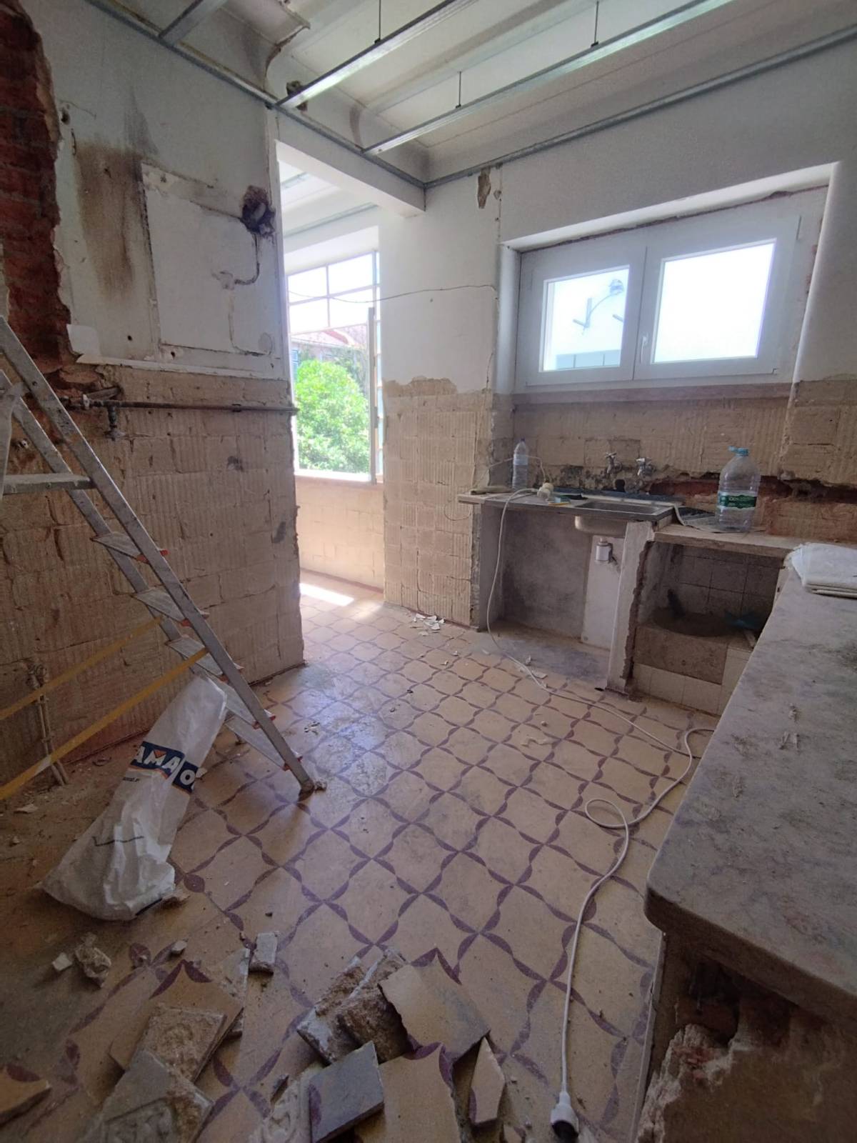 LBP REMODELAÇÃO E CONSTRUÇÃO - Cascais - Reparação de Interruptores e Tomadas