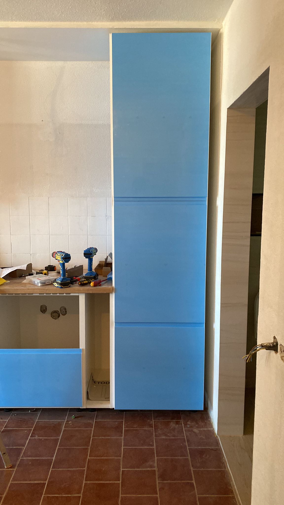 Sou profissional da construção civil com mais de 10 anos de experiência. Atuo em toda a região do Algarve, com sede em Albufeira, prestando serviços d - Silves - Drywall Repair and Texturing