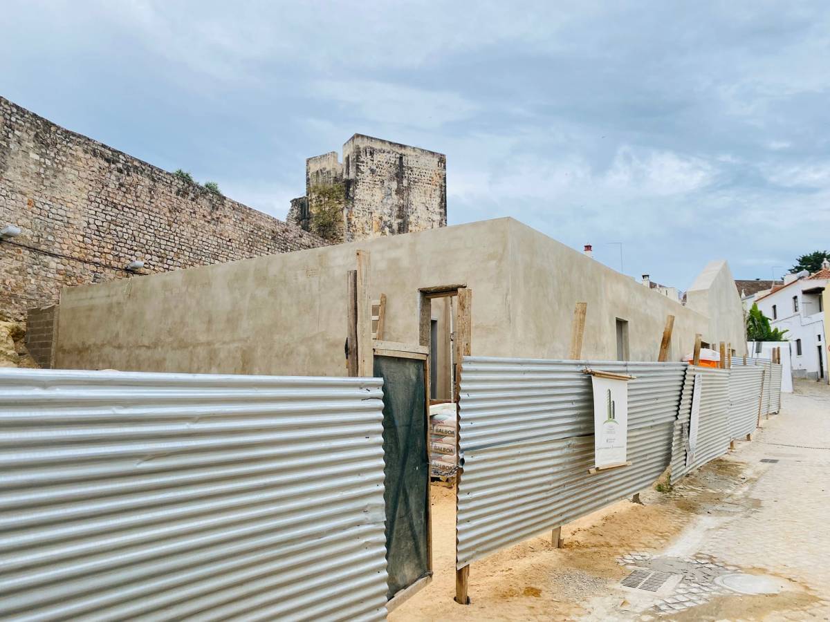 Sou profissional da construção civil com mais de 10 anos de experiência. Atuo em toda a região do Algarve, com sede em Albufeira, prestando serviços d - Silves - Sump Pump Installation or Replacement