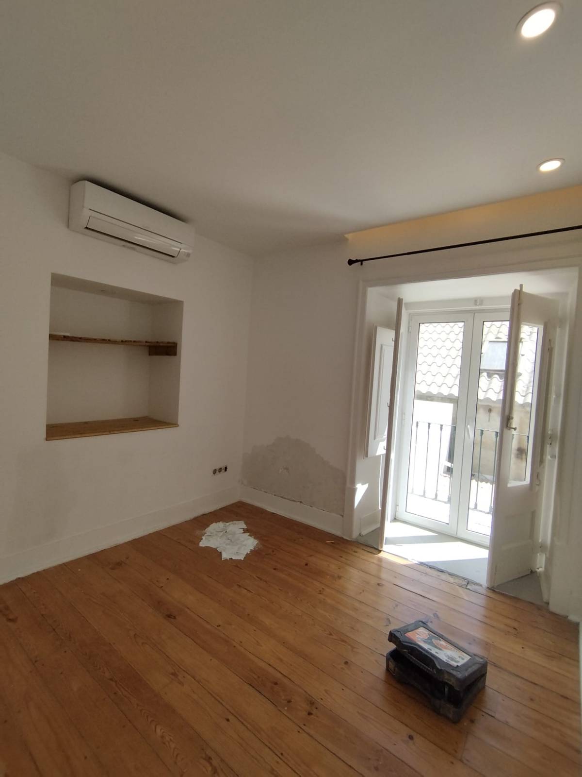 LBP REMODELAÇÃO E CONSTRUÇÃO - Cascais - Paredes, Pladur e Escadas