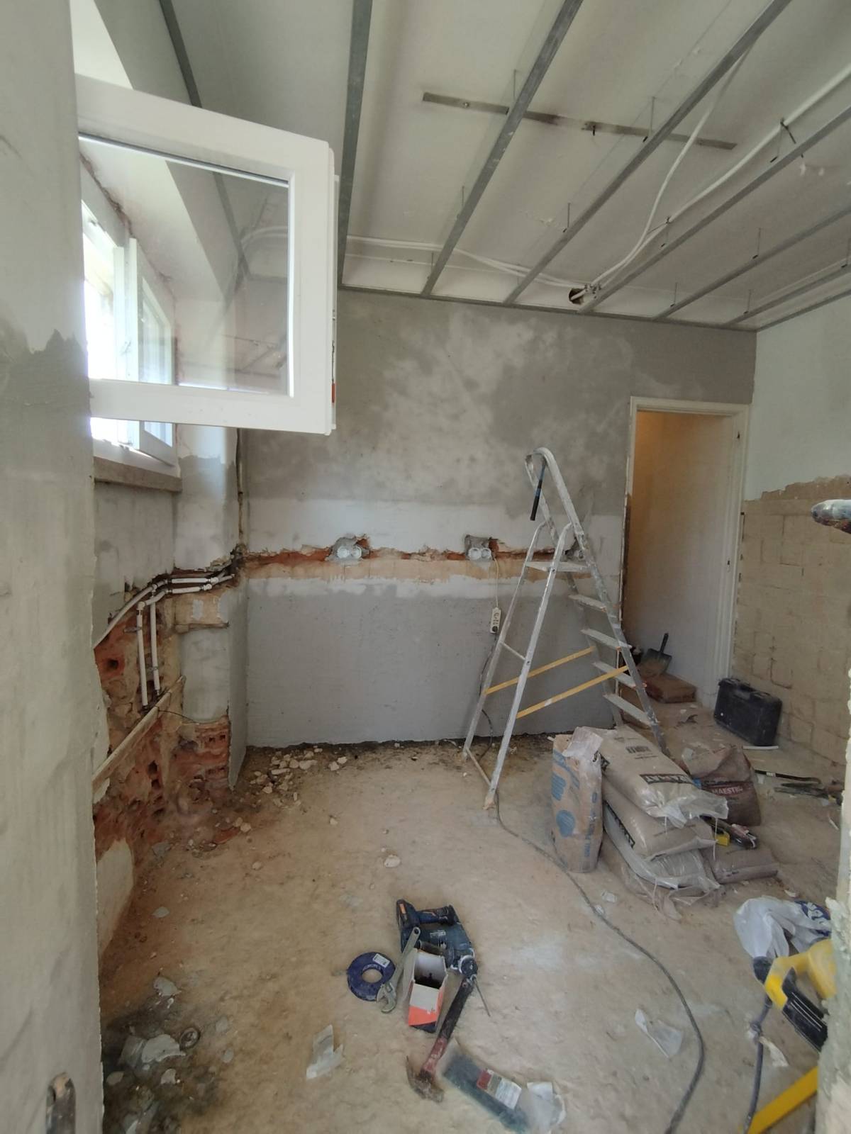 LBP REMODELAÇÃO E CONSTRUÇÃO - Cascais - Revestimento de Pavimento
