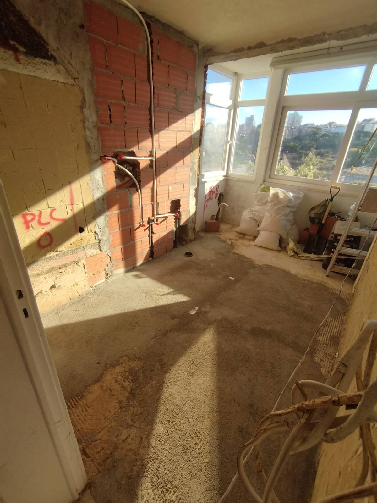 LBP REMODELAÇÃO E CONSTRUÇÃO - Cascais - Aplicação de Estuque