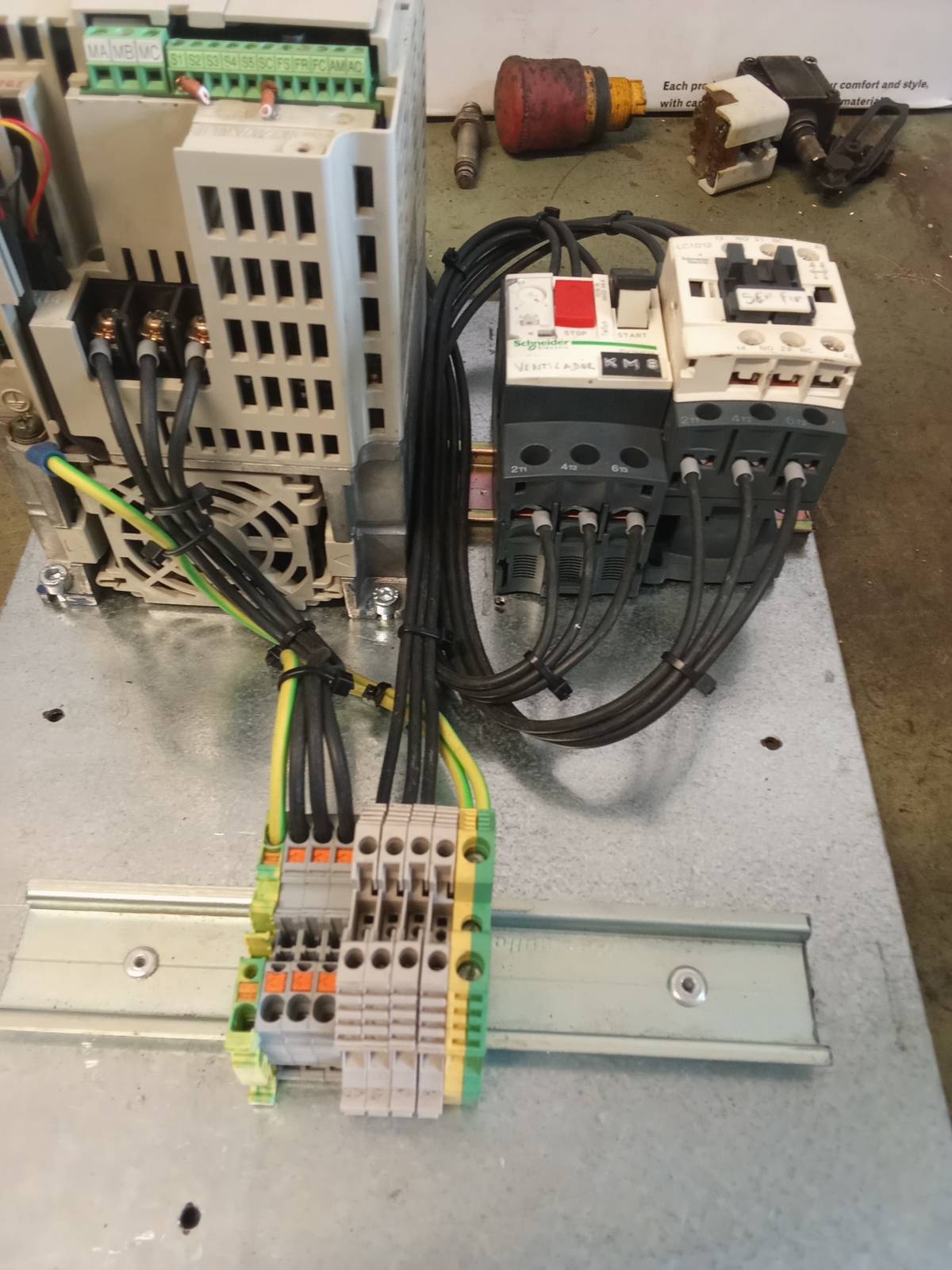 Gil Jesus Eletricista - Lagoa - Circuit Breaker Panel or Fuse Box Repair