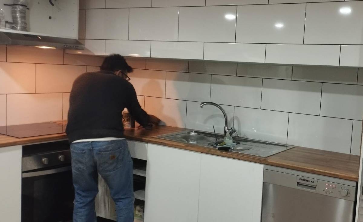 Sou profissional da construção civil com mais de 10 anos de experiência. Atuo em toda a região do Algarve, com sede em Albufeira, prestando serviços d - Silves - Stucco Application