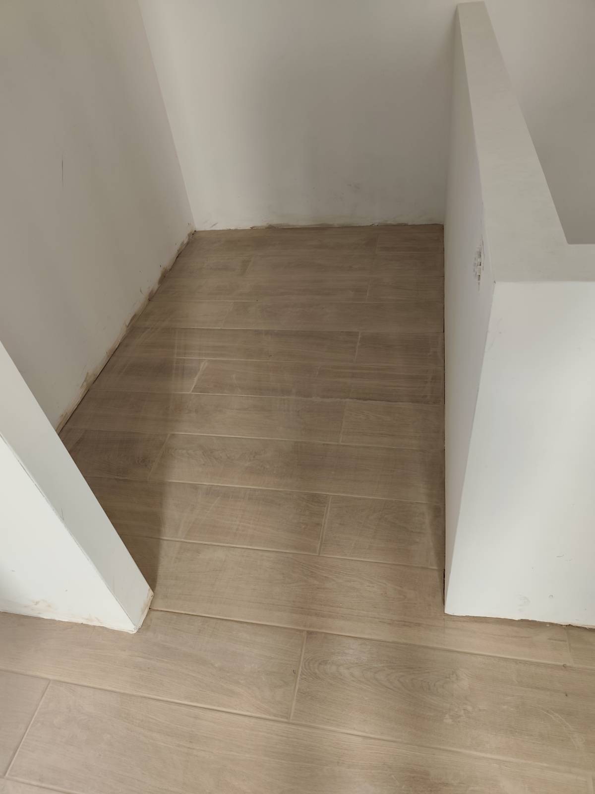 Luiz Ferreira - Porto - Toilet Installation