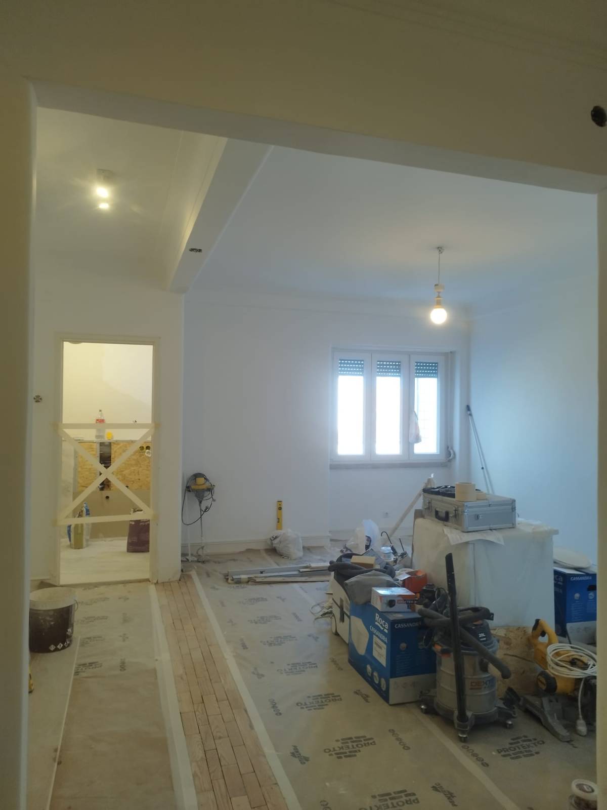 LBP REMODELAÇÃO E CONSTRUÇÃO - Cascais - Instalação de Pavimento em Pedra ou Ladrilho