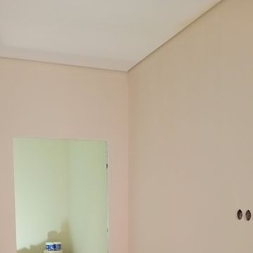 Luiz Vrena - Amadora - Pintar armarios