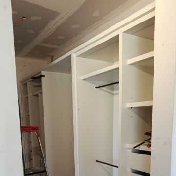 Vitor Dumbrovsky - Almada - Bilder aufhängen und Kunstinstallationen anbringen