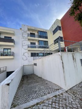 Raphael Giunco - Sintra - Vinyl or Linoleum Repair or Partial Replacement