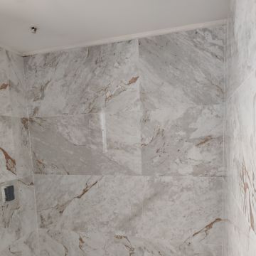 Luiz Ferreira - Porto - Sink and Faucet Installation