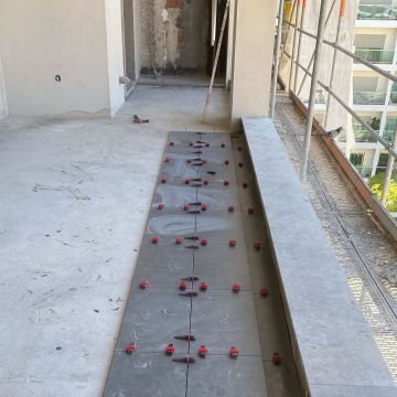 Sou profissional da construção civil com mais de 10 anos de experiência. Atuo em toda a região do Algarve, com sede em Albufeira, prestando serviços d - Silves - Apartment Cleaning