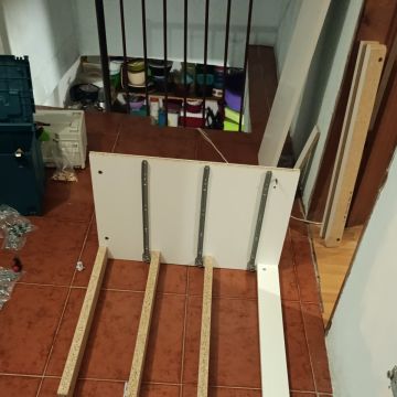 Vitor Dumbrovsky - Almada - Schrank umbauen