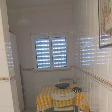 Isa - Silves - Window Blinds Cleaning