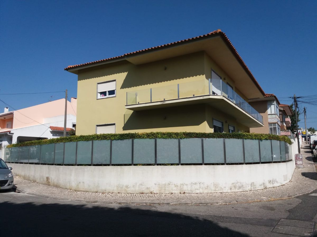 Jeremod Remodelação Lda - Sintra - Steel Materials and Gates