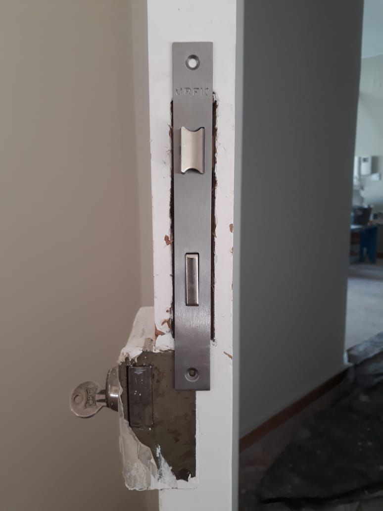 Jeremod Remodelação Lda - Sintra - Door Installation
