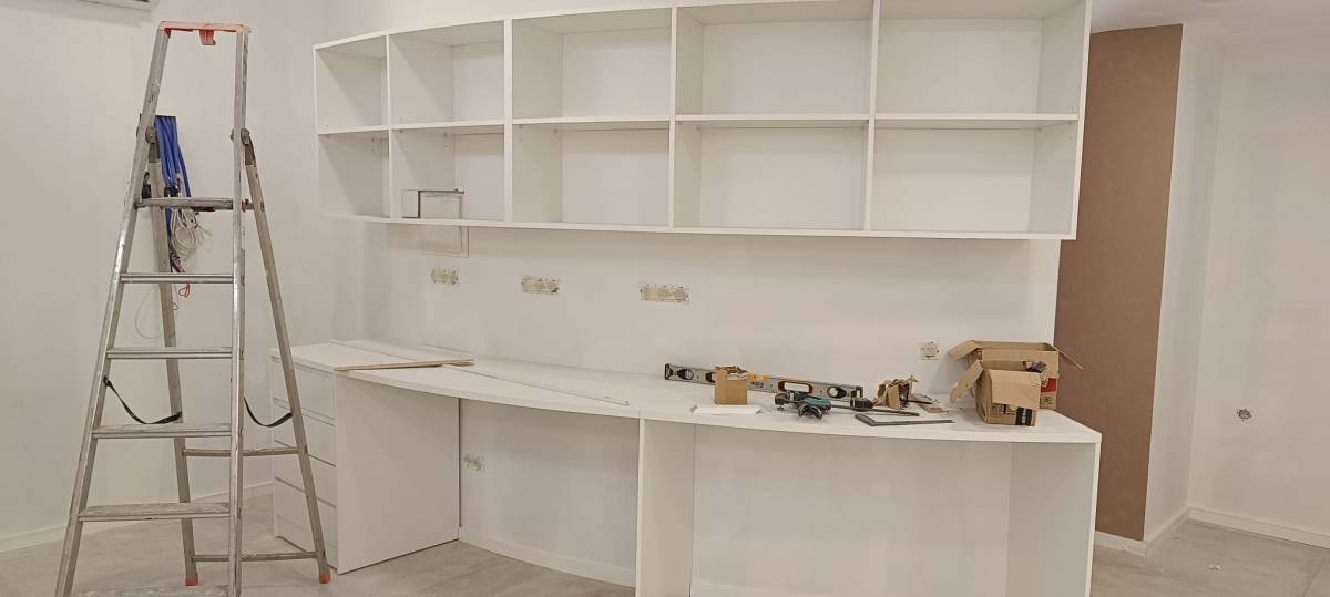 Mano's Build Innovation - Maia - Vinyl or Linoleum Installation