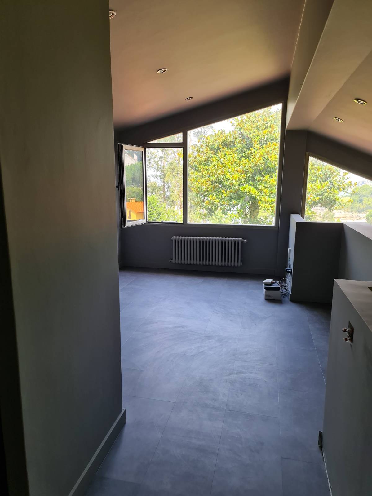Mano's Build Innovation - Maia - Vinyl or Linoleum Repair or Partial Replacement