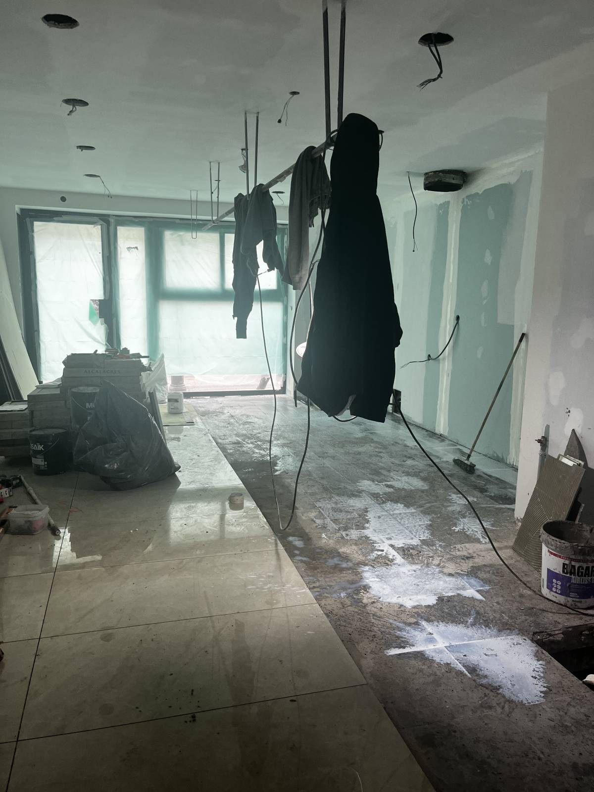 Walid - Loures - Floor Tiling