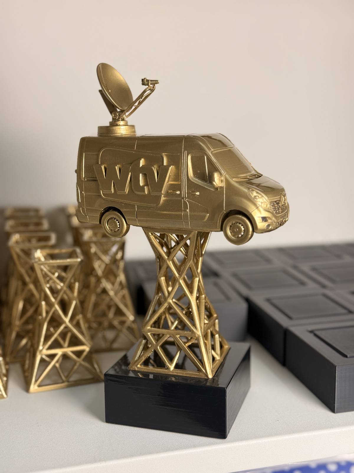 Vértice Arte 3D - Almada - Typografie
