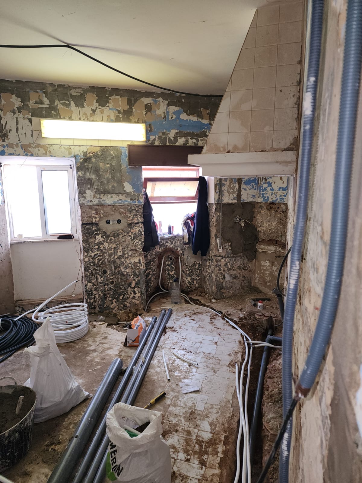 RT remodelacoes - Albufeira - Drywall Installation and Hanging