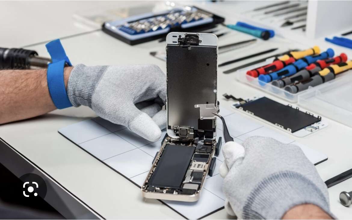 Guilherme - Almada - Billardtisch reparieren