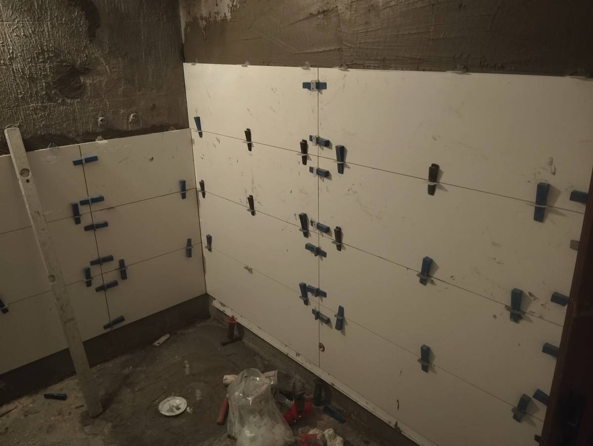 Nilson Gomes - Aveiro - Interior Wall Addition