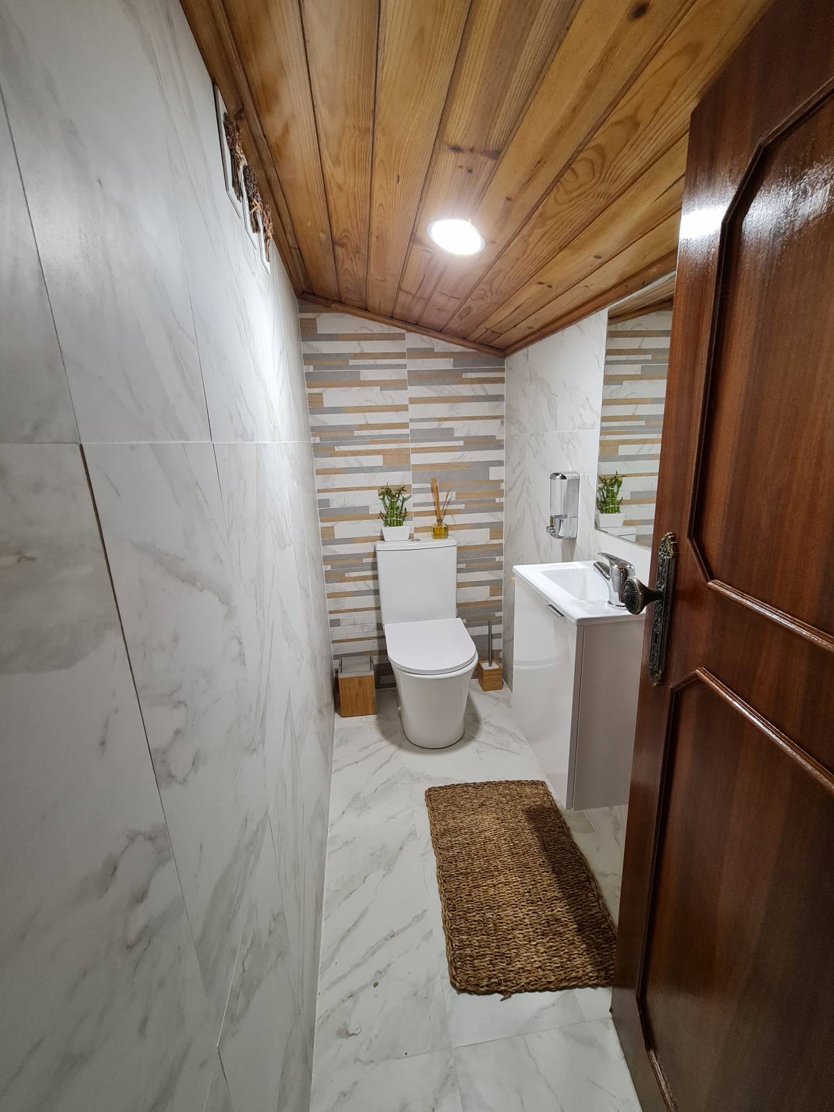 Mano's Build Innovation - Maia - Bathroom Remodel