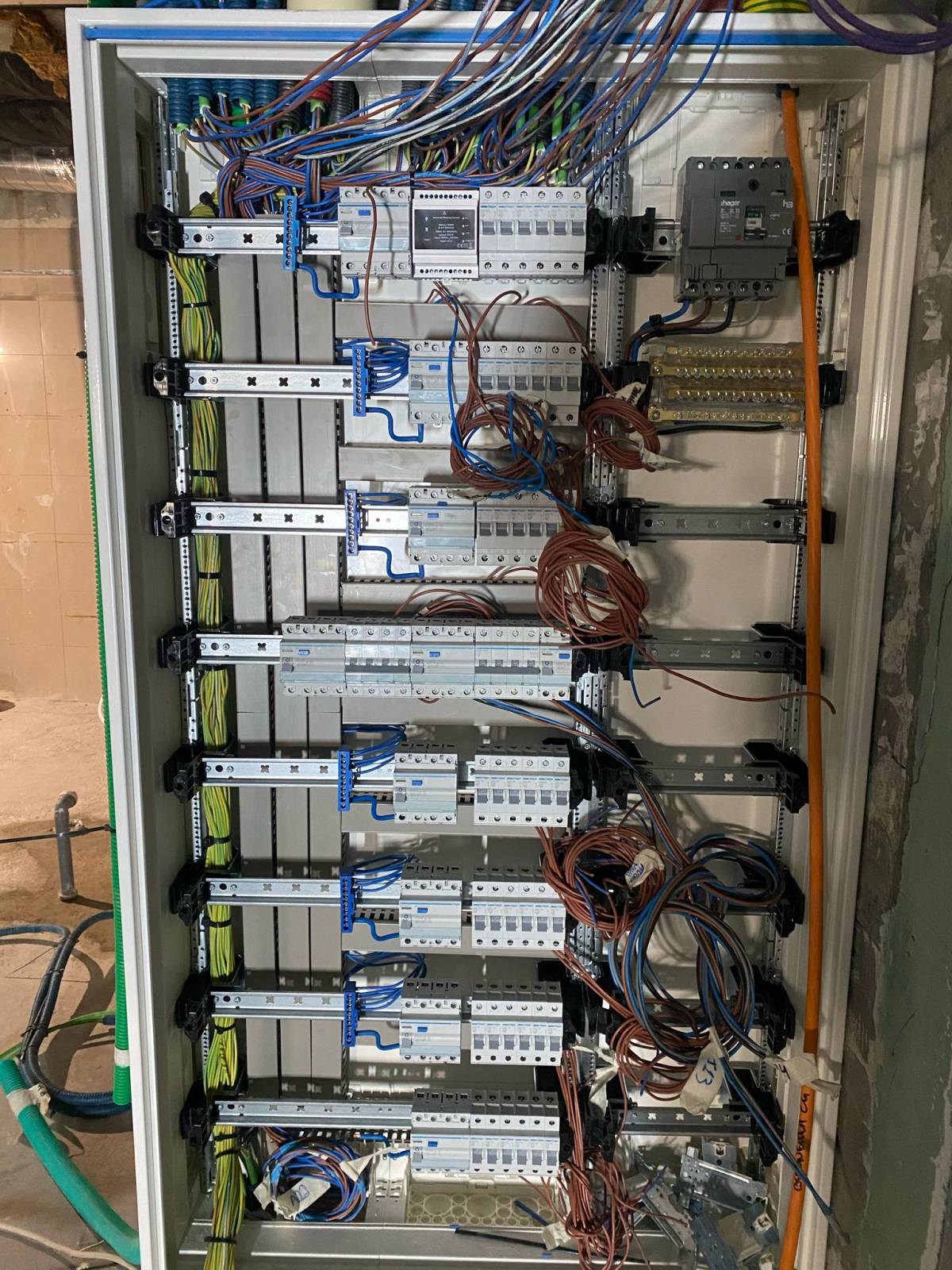 Yuri - Amadora - Vending Machine Repair