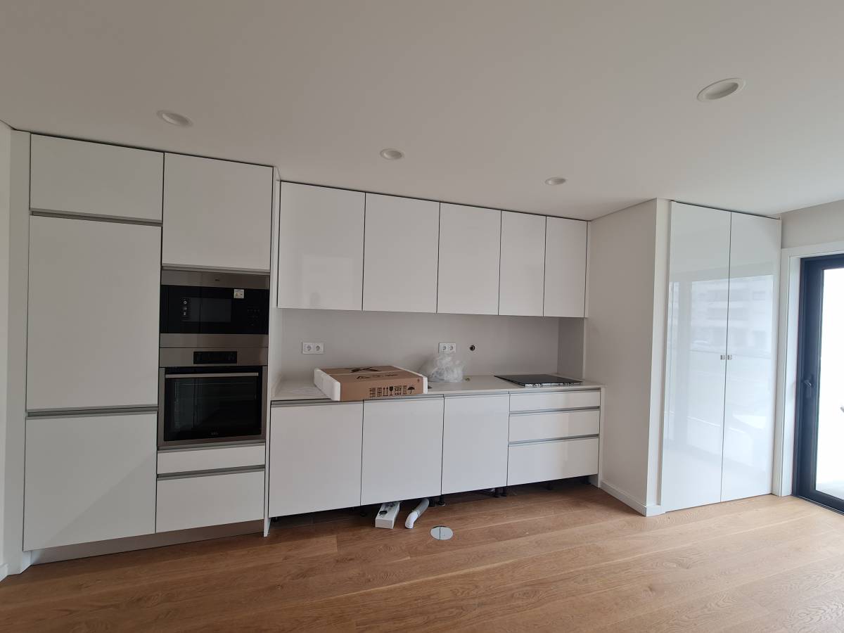 Mano's Build Innovation - Maia - Kitchen Tiling