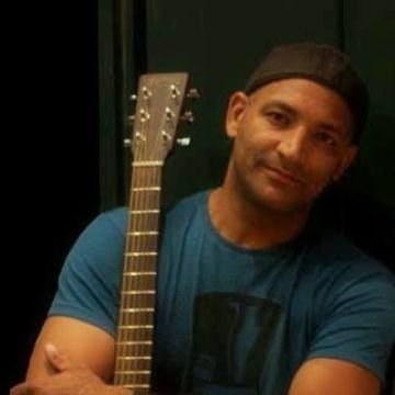 Kal Robson - Amadora - Pianist