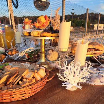 Bus and Car Rental - Bike&acute;s the Candy Bar Candy Bar - Castro de Filabres