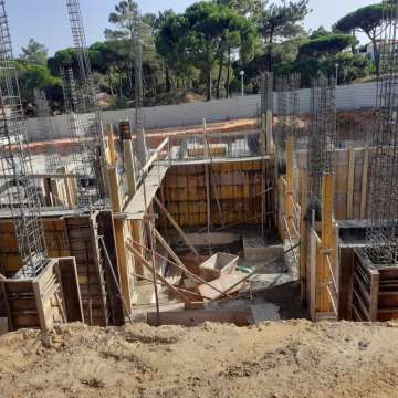 Construmax - Loulé - Colocação de Rodapés