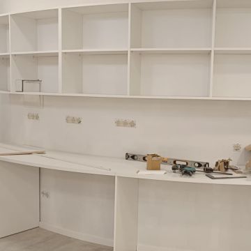 Mano's Build Innovation - Maia - Vinyl or Linoleum Installation