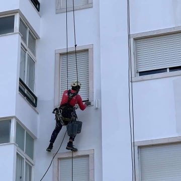 ROPEHIGH VERTICAL SERVICES - Vila Franca de Xira - Limpeza de Janelas