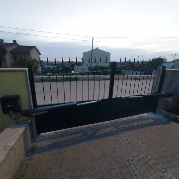 Vagotecto - Estruturas Metálicas, Lda - Vagos - Instalación o reemplazo de la puerta del garaje