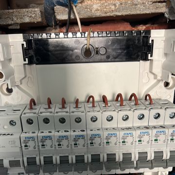 Yuri - Amadora - Telephone System Services
