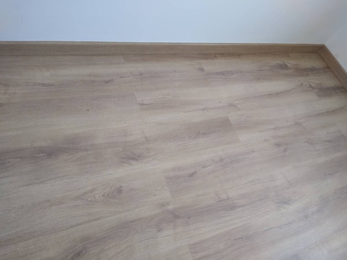 Scapinello Remodelação e construções - Seixal - Montagem de Mesa de Bilhar