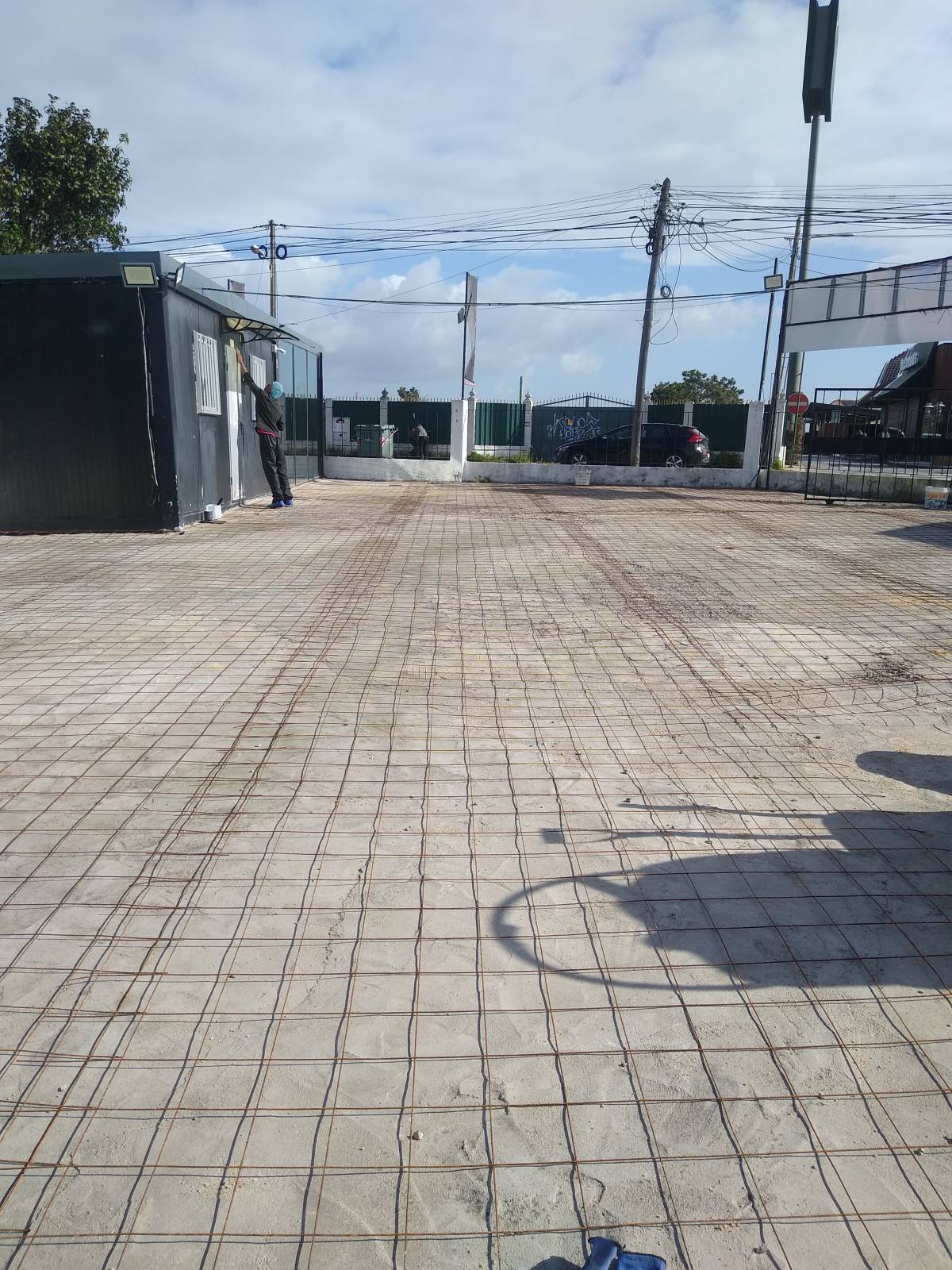 Alfa Construções e Remodelações. Éder Scapinello - Seixal - Reparação de Portão de Garagem